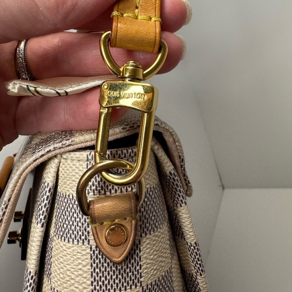 Louis Vuitton Damier Azur Croisette - Picture 14 of 16